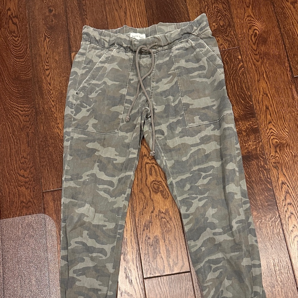 Bella Dahl Gray Camouflage Pants